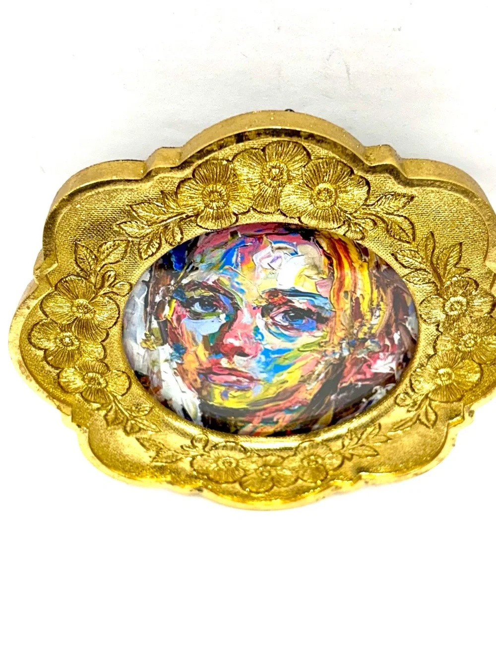 Vintage Style Gilded Picture Frame 4 x 4 Round Nicole Miller NYC Home F441001